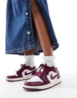 Air Jordan 1 Trainers In Burgundy And White For Women