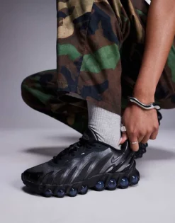 Nike Air Max DN8 Trainers In Black For Women